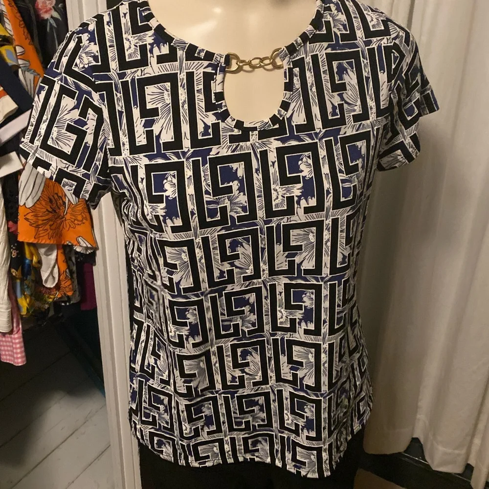 80 Park By Design sz M Blue and Black Floral and Geometric Pattern Short Sleeves - Picture 4 of 8